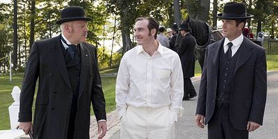 poster de la série Amateurs contre professionnels