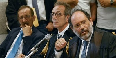 poster de la série Pièges et complots