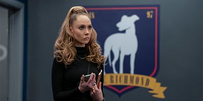 poster de la série Inverser la pyramide du succès