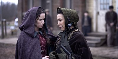 poster de la série The Gathering Dark