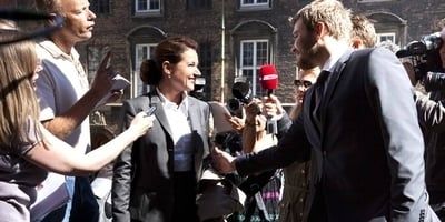 poster de la série Une communication de nature particulière