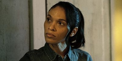 poster de la série Tuyaux hurlants / À travers les murs