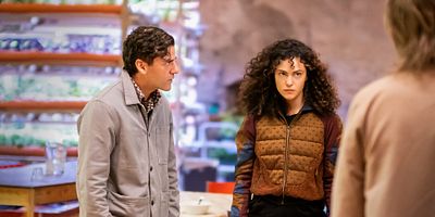 poster de la série Invoque le costume