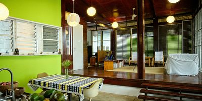 poster de la série Ghana : une maison locale venue d'ailleurs