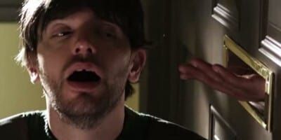 poster de la série Rater l'avion est un Risky Business