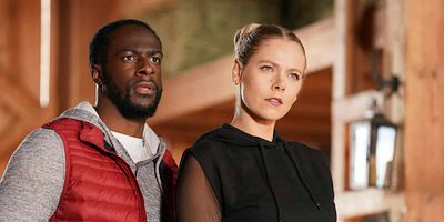 poster de la série Dig Me Out