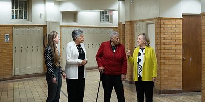 poster de la série DES FEMMES QUI N'ONT PAS FROID AUX YEUX