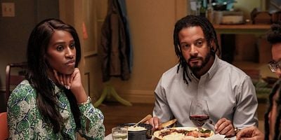 poster de la série United Fronts Are Trash