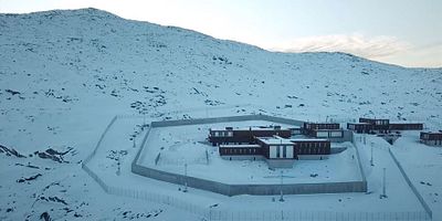 poster de la série Groenland : la prison dans la glace