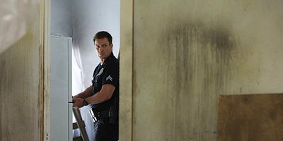 poster de la série Ici et d'ailleurs