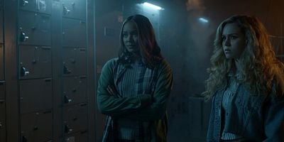 poster de la série La bague des ténèbres, Première Partie