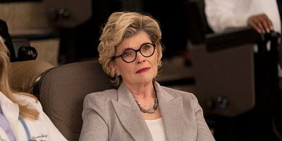 poster de la série On peut tous vous aider