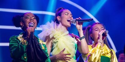 poster de la série Oublions les costumes