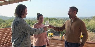 poster de la série Nouveaux riches, vieux problèmes