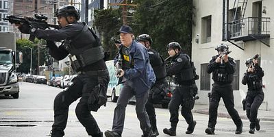 poster de la série 40 ans de service