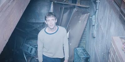 poster de la série Personne ne met Brady à Crestmore