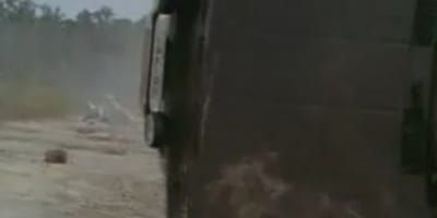 poster de la série La Terre menacée