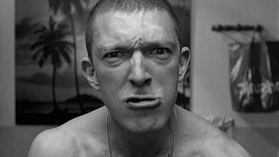image de la news "Les gens ne me croient pas" : il y a 31 ans, Vincent Cassel improvisait sa scène la plus culte. Et si vous pensez qu'elle fait référence à un grand classique du cinéma américain, vous vous trompez !
