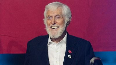 image de la news Cet acteur mythique qui aura bientôt 100 ans a refusé de reprendre le rôle de James Bond après Sean Connery, et la raison est hilarante !