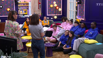 image de la news Rose ou bleue : quelle équipe va être sauvée et rentrer à coup sûr au château de la Star Academy ? Les pronostics du public