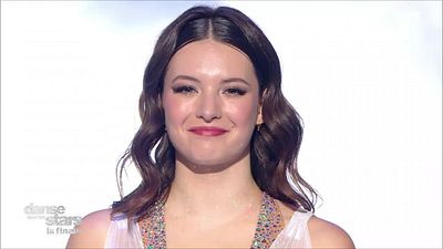 image de la news "Ça fait du bien" : après Danse avec les stars, Elsa Bois a déjà pris le large…