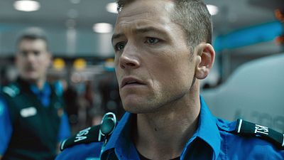 image de la news C'est le roi du thriller d'action... Après avoir dirigé Liam Neeson, Dwayne Johnson et Taron Egerton, ce réalisateur vient de signer un gros coup !