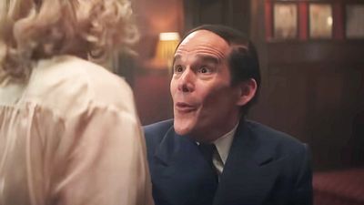 image de la news Le reconnaissez-vous ? Ce grand acteur est méconnaissable sur les premières images de ce biopic sur une icône de la musique