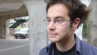 image de la news Oui, c'est bien lui ! Il y a plus de 20 ans, cet acteur français que tout le monde connaît aujourd'hui passait pour la première fois à la télé