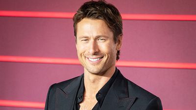 image de la news "Je suis reparti complètement défait" : il y a plus de 15 ans, Glen Powell a rencontré cette légende du cinéma et cela ne s'est pas du tout passé comme prévu