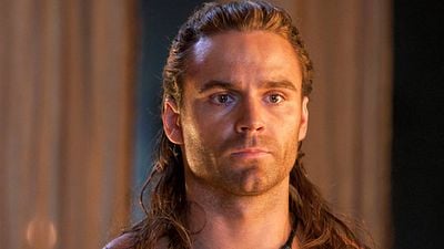 image de la news Spartacus : qu’est devenu Dustin Clare, le gladiateur Gannicus, depuis la fin de la série historique il y a 13 ans ?