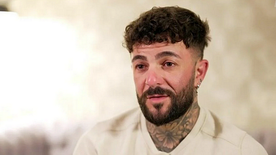 image de la news Mariés au premier regard : direction chez le coiffeur pour Anthony ! Il cède à la tendance du moment