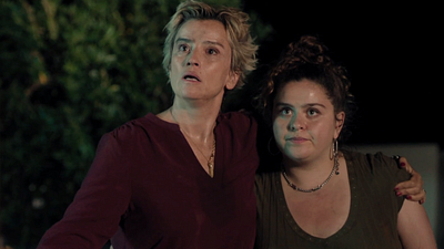 image de la news Plus belle la vie : Thomas surprend Vanessa et Ophélie en train de creuser dans le jardin, la vérité sur le point d'éclater ?