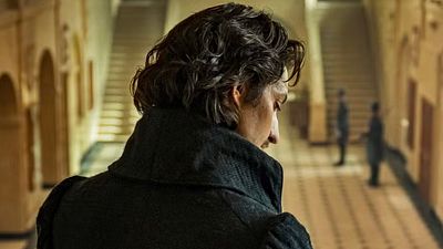 image de la news Netflix : 2 ans après les 9 millions d’entrées du Comte de Monte-Cristo, les réalisateurs adaptent l’un des meilleurs thrillers de 2022 avec un casting 3 étoiles