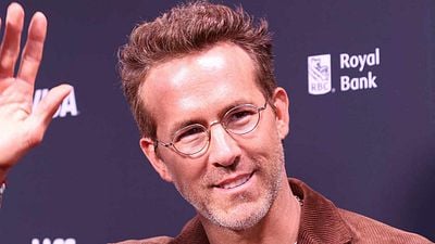 image de la news "Je ne voulais pas jouer un lycéen" : il y a 28 ans, Ryan Reynolds a refusé d'apparaître dans la plus célèbre série de vampires