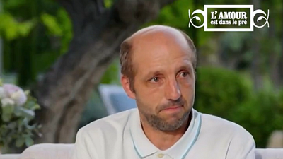 image de la news L'amour est dans le pré : "J’ai eu très peur que tu te suicides", l'échange très touchant entre Karine Le Marchand et Laurent