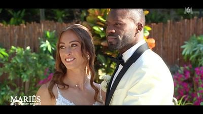 image de la news Mariés au premier regard : "Elle ne mangeait pas depuis deux semaines", une invitée prise en charge lors du mariage d'Estelle et Stéphane