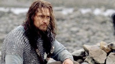image de la news Il y a 21 ans, ce film fantastique avec Gerard Butler voulait rivaliser avec Le Seigneur des anneaux, mais tout le monde l'a oublié
