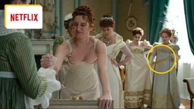 image de la news Bridgerton : faites pause à 52 secondes dans l'épisode 1, Lady Whistledown dévoile déjà sa véritable identité !