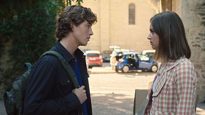 image de la news Ici tout commence sur TF1 : Jim et Carla vont-ils se mettre en couple ?