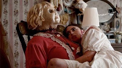image de la news Dolly : oubliez Chucky et Annabelle, cette poupée est votre nouveau cauchemar !