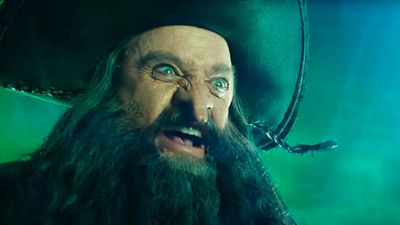 image de la news L'avez-vous reconnu ? C'est la star de l'une des plus grandes sagas de science-fiction de tous les temps, et elle est méconnaissable en pirate dans la bande-annonce de ce film attendu à Noël