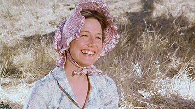 image de la news "Les producteurs ne voulaient pas que Caroline..." : Karen Grassle revient sur l'intrigue qui a été refusée pour son personnage de La Petite Maison dans la prairie