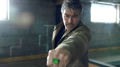 image de la news Lanterns : faut-il avoir vu le film avec Ryan Reynolds noté 2,2 sur 5 avant de découvrir la série HBO ?