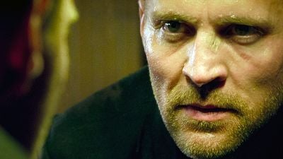 image de la news 60 millions de livres vendus, un anti-héros culte et Joel Kinnaman en grand méchant : le thriller nordique de l'année débarque sur Netflix