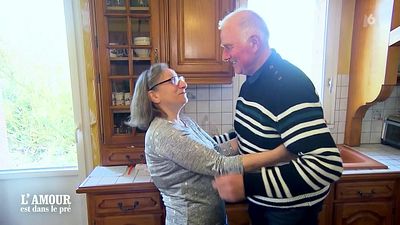 image de la news L'amour est dans le pré : Sylvie ne lâche plus Jean-Louis C, l'agriculteur met de la distance, ce qui vous attend lundi prochain