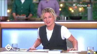 image de la news C à vous : nouvelle équipe à la rentrée pour Anne-Elisabeth Lemoine, qui reste et qui part ?