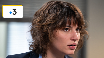 image de la news A priori : de Joséphine Ange Gardien à Ici tout commence, qui est Lucia Passaniti, l'interprète d'Iris dans la série ?