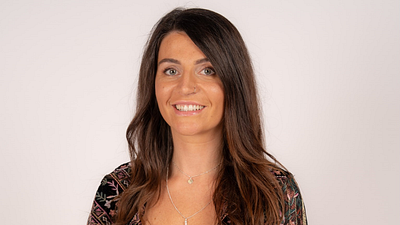image de la news Mariés au premier regard 2024 (portrait) : qui est Tracy, célibataire qui a été arrachée à sa mère enfant ?
