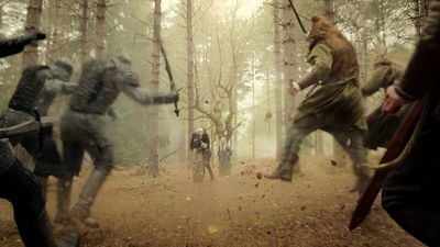 image de la news 221 millions de dollars : la saison 5 d'une des séries les plus chères de Netflix est reportée d'un an !