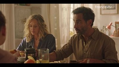 image de la news Exclu. La Mère et l'Assassin : "Il était très stressé", Florent Peyre dispersé sur le tournage ? Hélène de Fougerolles dévoile les coulisses